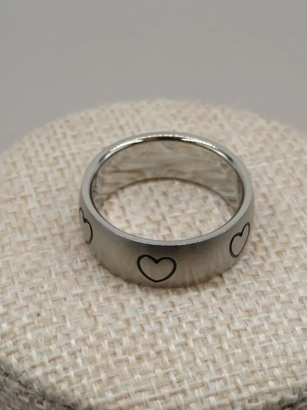 Matte Silver Tone Band Ring with Engraved Hearts Size 10.5